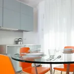New Palace - Luxury Next To Metro M4 *