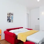 New Palace - Luxury Next To Metro M4 *