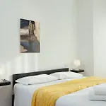 New Palace - Luxury Next To Metro M4 밀라노