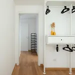 아파트 New Palace - Luxury Next To Metro M4 밀라노