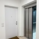 아파트 New Palace - Luxury Next To Metro M4