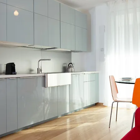 New Palace - Luxury Next To Metro M4 아파트 *